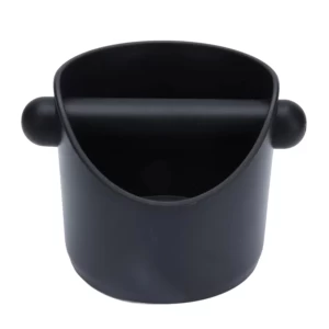 Bagacero pequeño negro.